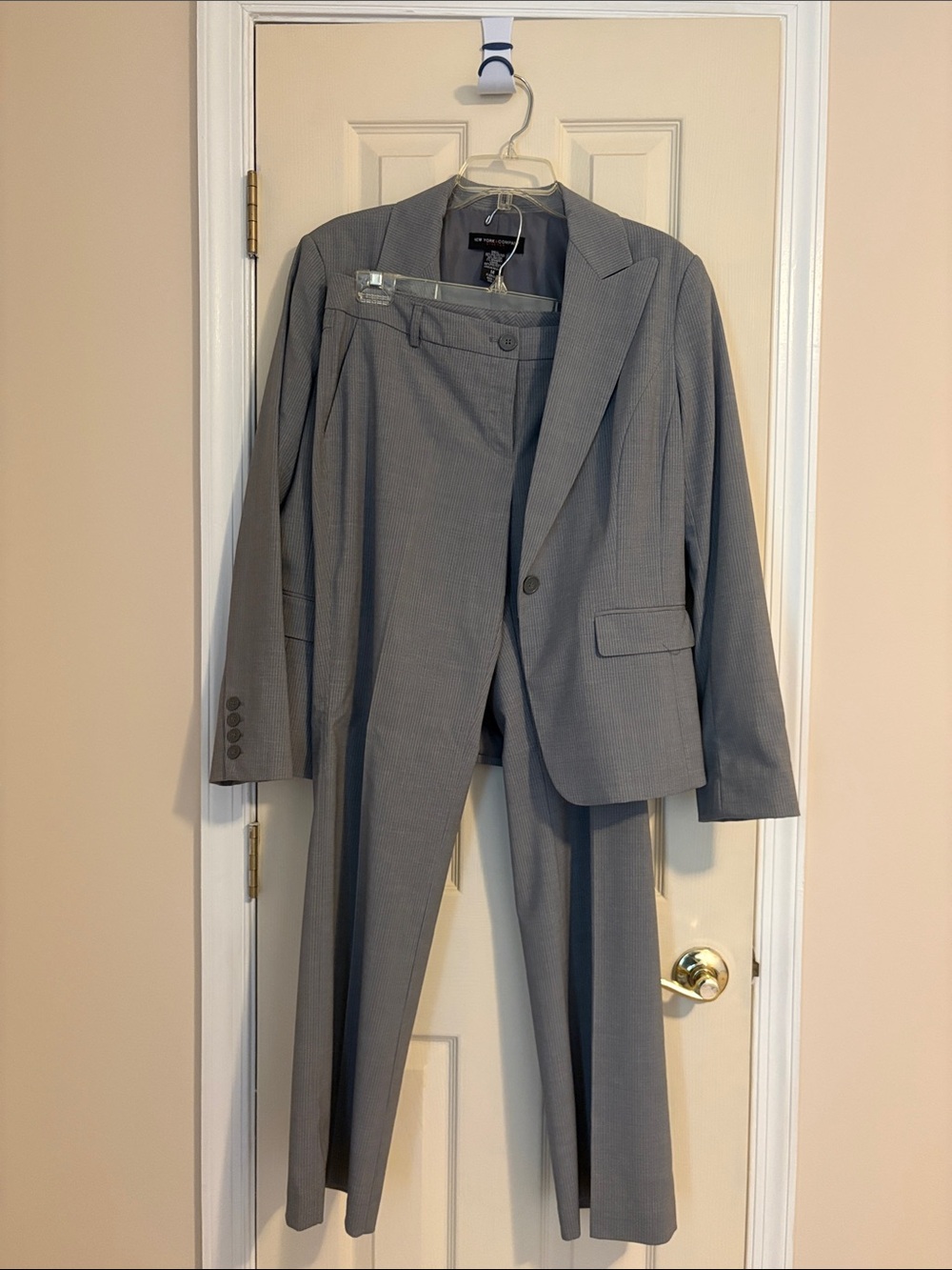 Classic Women’s Gray Suit Blazer & Trousers